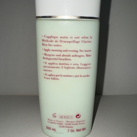 Clarins Cleansing Milk With Alpine Herbs - Picture 2 of 3